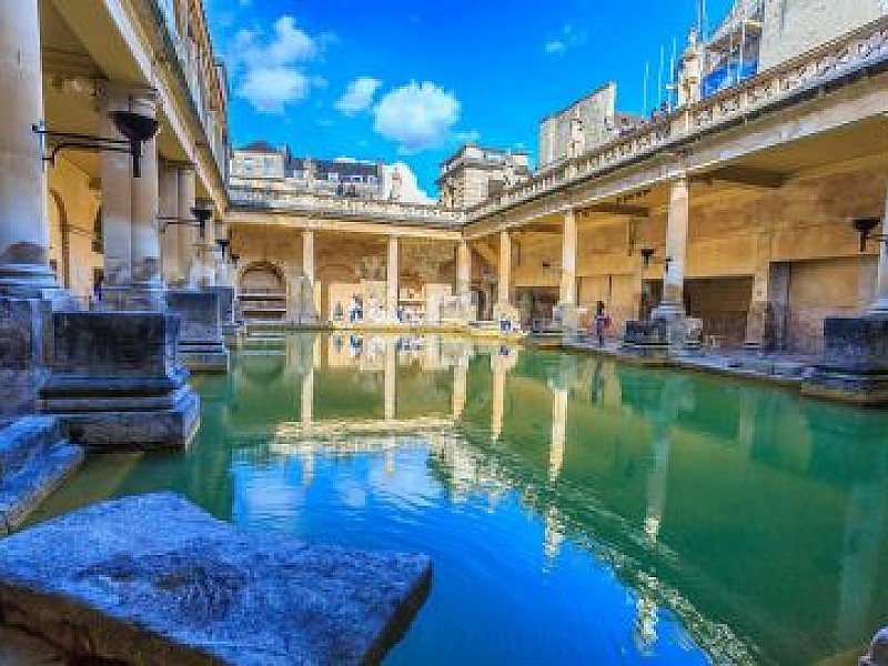 Stonehenge & Bath Private tour with separate Tour Guide